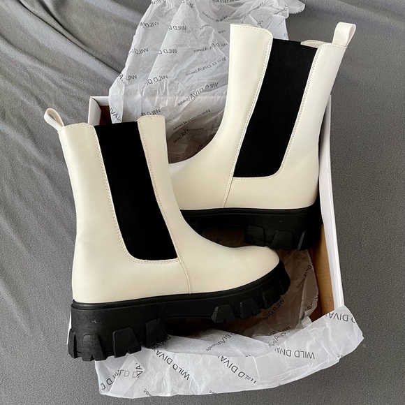 Platform Boots - Picture 4 of 6